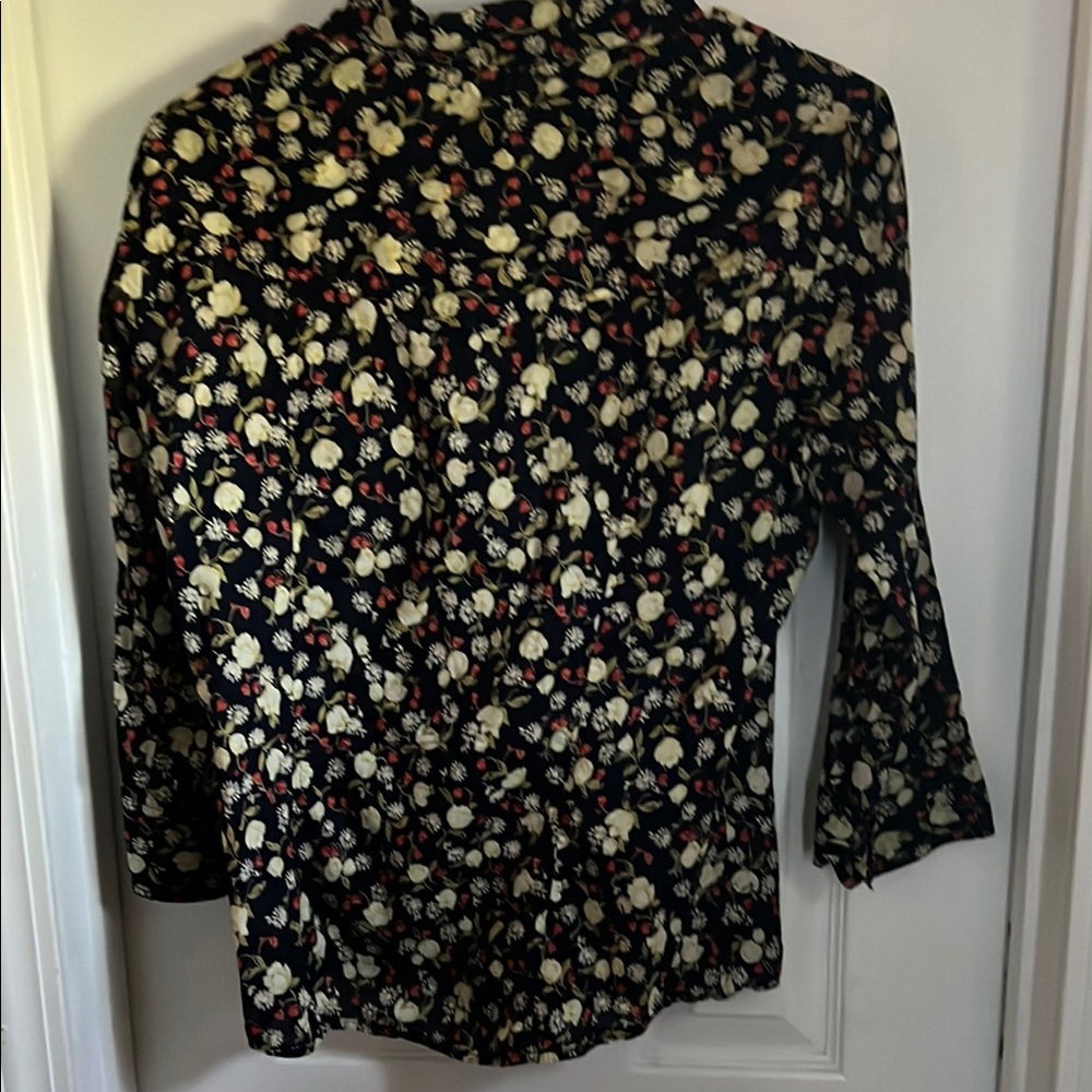 Old Navy Black and White Notched Collar Button Down